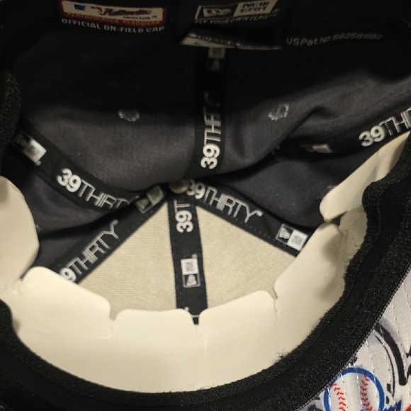 New Era World Series Champions Cap - Gray and Cream - Picture 6 of 9